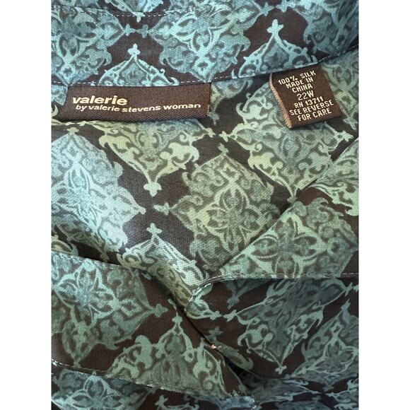 NWT Valerie Stevens Silk Blouse Blue & Black Printed Button Up Top Plus Size 22W - Picture 7 of 8